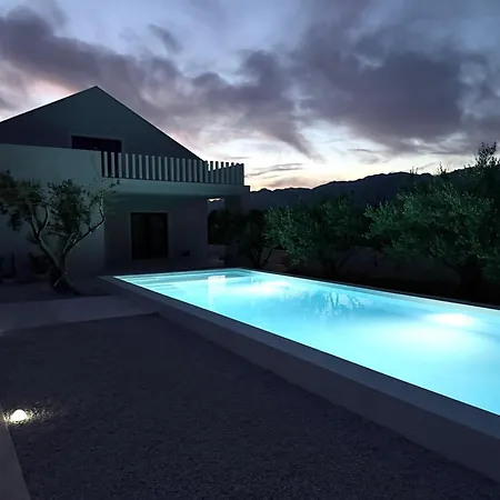 Casavella Semesterbostad *